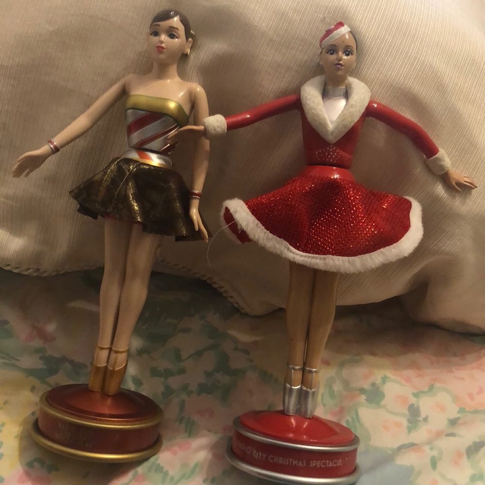 Radio city christmas spectacular dolls,.
